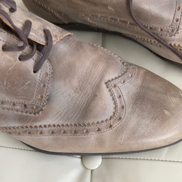 Harry’s of London taupe leather Oxford. Size 46 main image 5